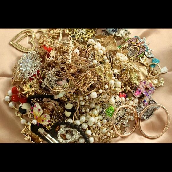 💎 2 LB unsearched untested fashion BULK jewelry lot~gold silver wear junk craft - Picture 2 of 5